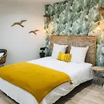 Appartement Cocon Douillet Face A La De Sur