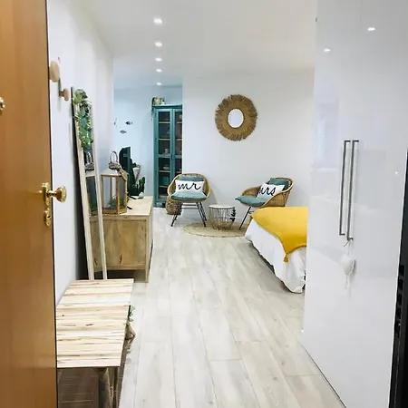 아파트 Cocon Douillet Face A La De Sur